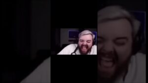 SI TE RÍES PIERDES 😂 Momentos divertidos EN AMONG US #Shorts